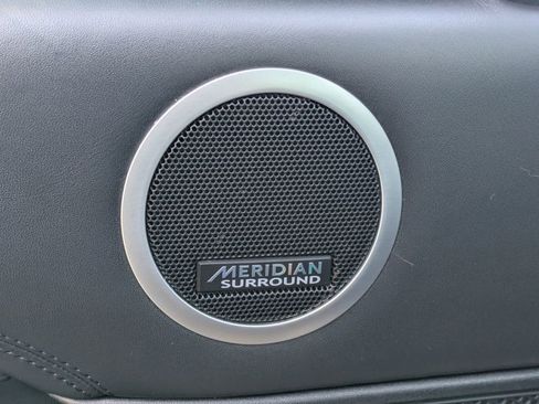 Used 2019 Land Rover Discovery HSE Luxury image 31