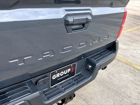 Used 2025 Toyota Tacoma SR image 27