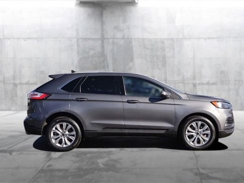 Certified 2024 Ford Edge Titanium image 5