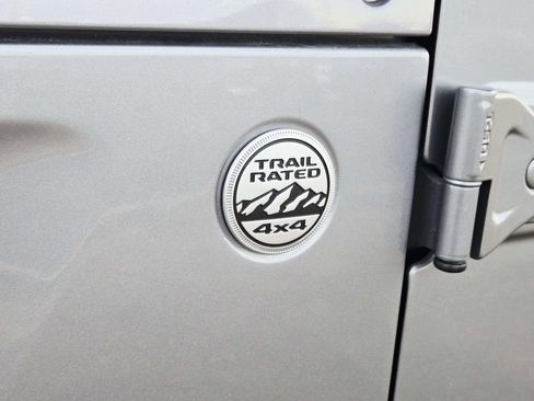 Used 2021 Jeep Wrangler Unlimited Sahara w/ Cold Weather Group image 20