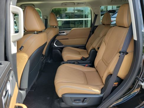 New 2026 INFINITI QX80 Luxe w/ Cargo Package RWD image 16