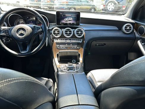 Used 2019 Mercedes-Benz GLC 300 4MATIC image 16