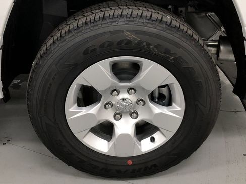 Used 2021 RAM 1500 Big Horn image 10