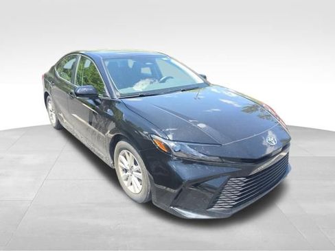 Used 2025 Toyota Camry LE FWD image 8