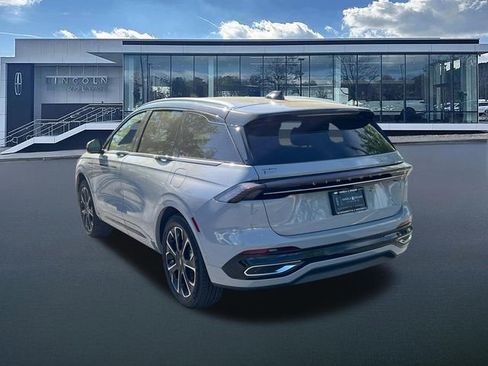 New 2026 Lincoln Nautilus Reserve image 5