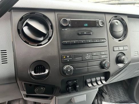 Used 2014 Ford F450 XL image 4