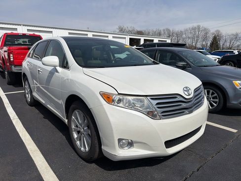Used 2010 Toyota Venza image 4