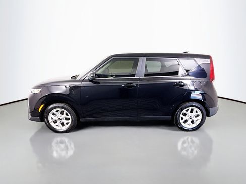 Used 2022 Kia Soul LX w/ Technology Package image 6