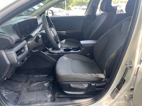 Used 2025 Kia K4 FWD image 25