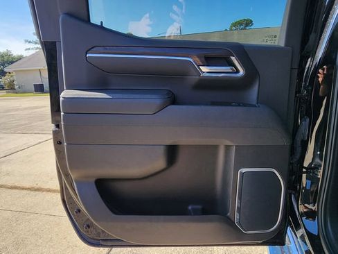 Used 2025 GMC Sierra 1500 SLT w/ SLT Premium Package AWD/4WD image 16