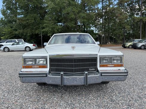 Used 1989 Cadillac Brougham image 3