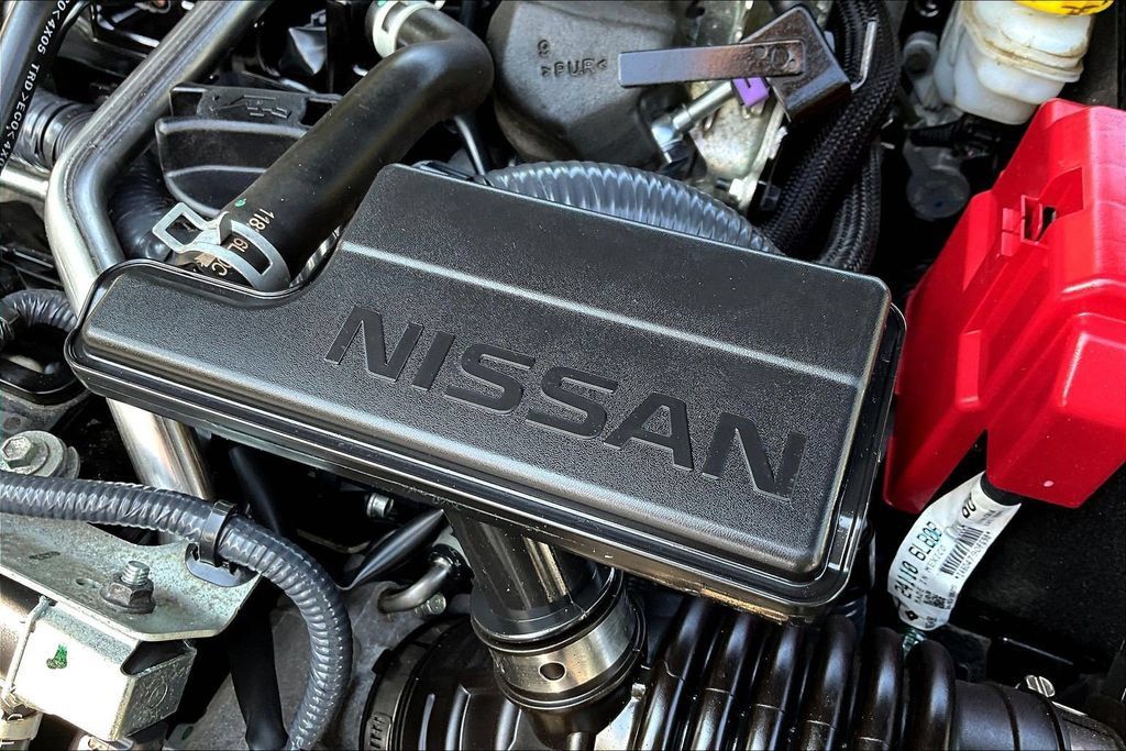 Used 2025 Nissan Sentra SR FWD image 27