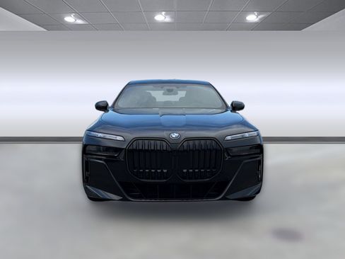 New 2026 BMW i7 xDrive60 w/ Executive Package AWD/4WD image 5