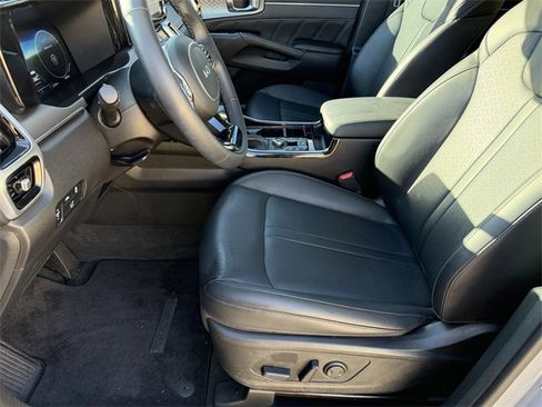 Used 2023 Kia Sorento SX image 21