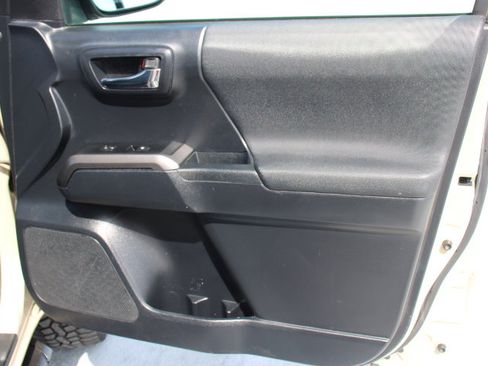 Certified 2019 Toyota Tacoma TRD Off-Road w/ Technology Package image 20