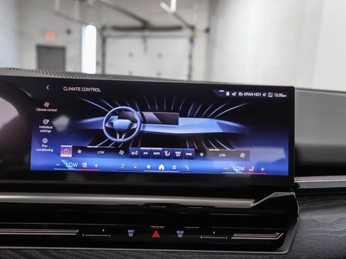 New 2026 BMW 530i xDrive image 18