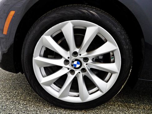 Used 2018 BMW 320i Sedan RWD image 18