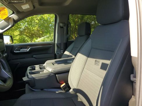 Used 2024 Chevrolet Silverado 1500 LT AWD/4WD image 14