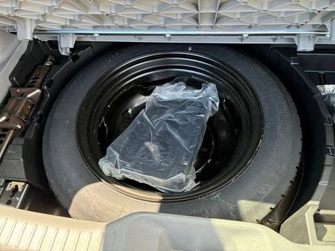 Used 2011 Toyota Matrix image 19