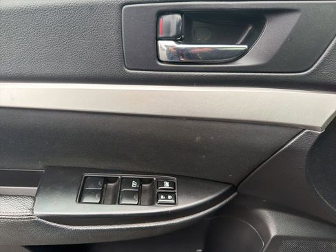 Used 2012 Subaru Outback 2.5i Premium image 12