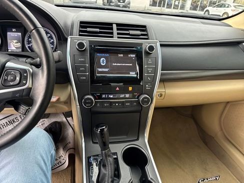 Used 2015 Toyota Camry XLE image 17