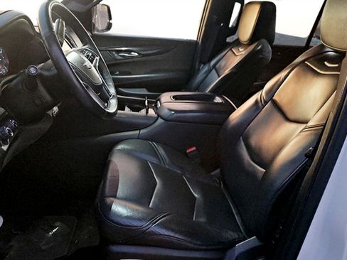 Used 2019 Cadillac Escalade ESV Platinum image 9