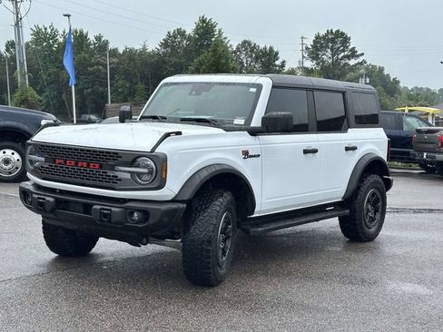 Certified 2022 Ford Bronco Badlands AWD/4WD image 3