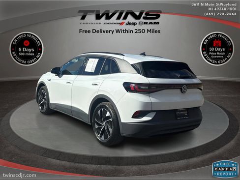 Used 2022 Volkswagen ID.4 Pro image 6