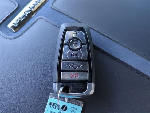 Used 2025 Ford F350 Platinum w/ FX4 Off-Road Package image 36