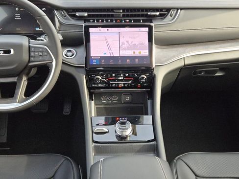 New 2025 Jeep Grand Cherokee L Limited w/ Luxury Tech Group II image 22