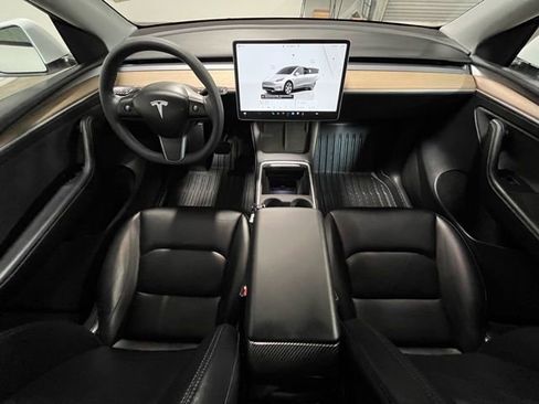 Used 2023 Tesla Model Y Long Range image 17