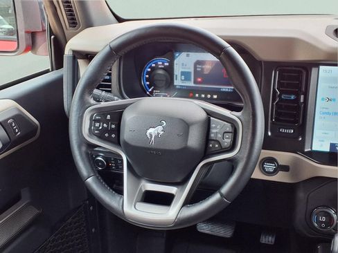 Used 2021 Ford Bronco Wildtrak AWD/4WD image 13