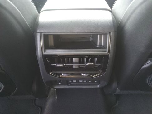 Used 2026 Jeep Grand Cherokee Limited AWD/4WD image 12
