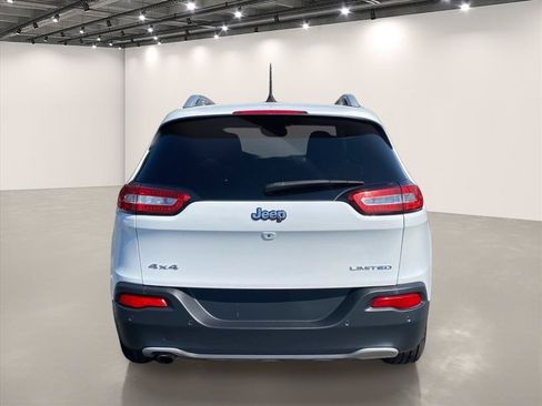 Used 2018 Jeep Cherokee Limited AWD/4WD image 6