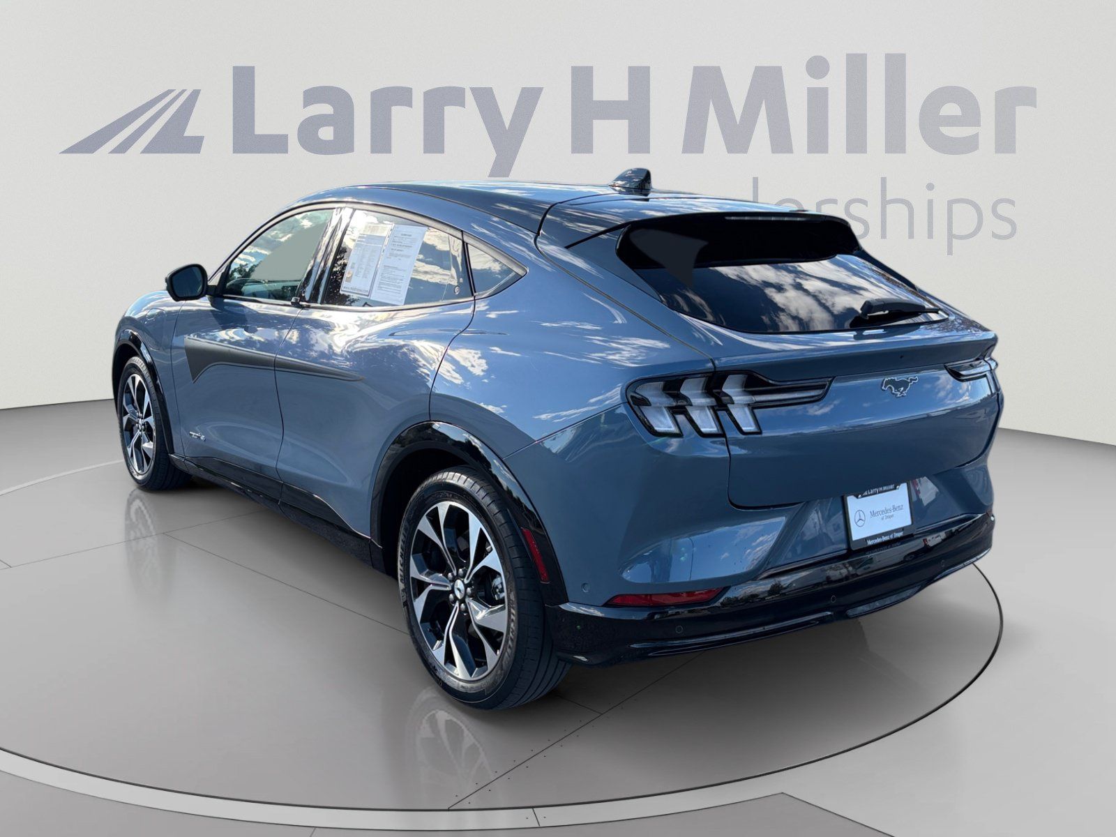 Used 2023 Ford Mustang Mach-E Premium AWD/4WD image 3