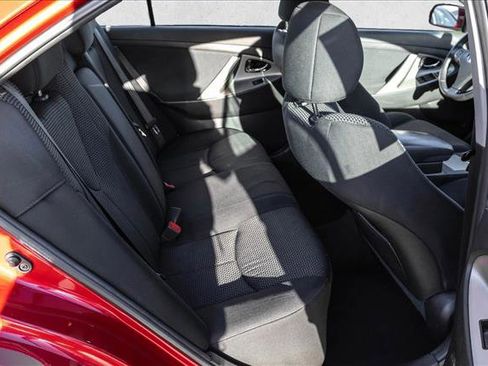 Used 2011 Toyota Camry SE image 21