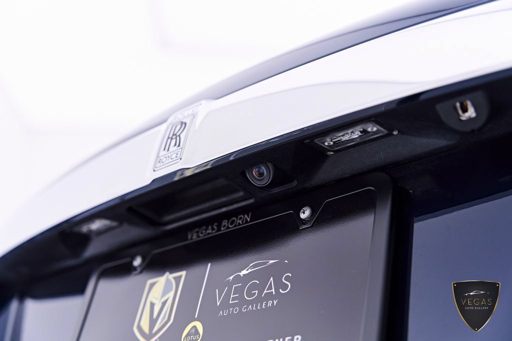 Used 2017 Rolls-Royce Wraith RWD image 28