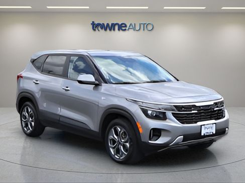 Used 2024 Kia Seltos LX AWD/4WD image 9