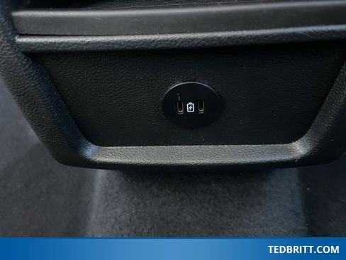 Certified 2024 Ford Edge SE image 16