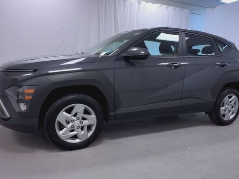Used 2024 Hyundai Kona SE image 4