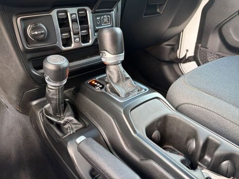 Used 2025 Jeep Wrangler Unlimited Sahara AWD/4WD image 42