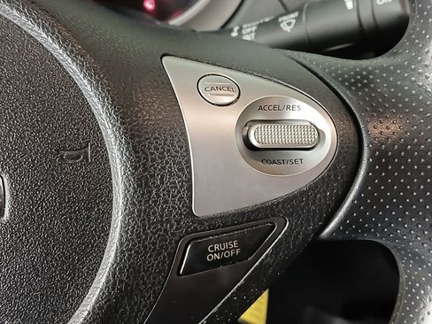Used 2014 Nissan Juke S FWD image 23