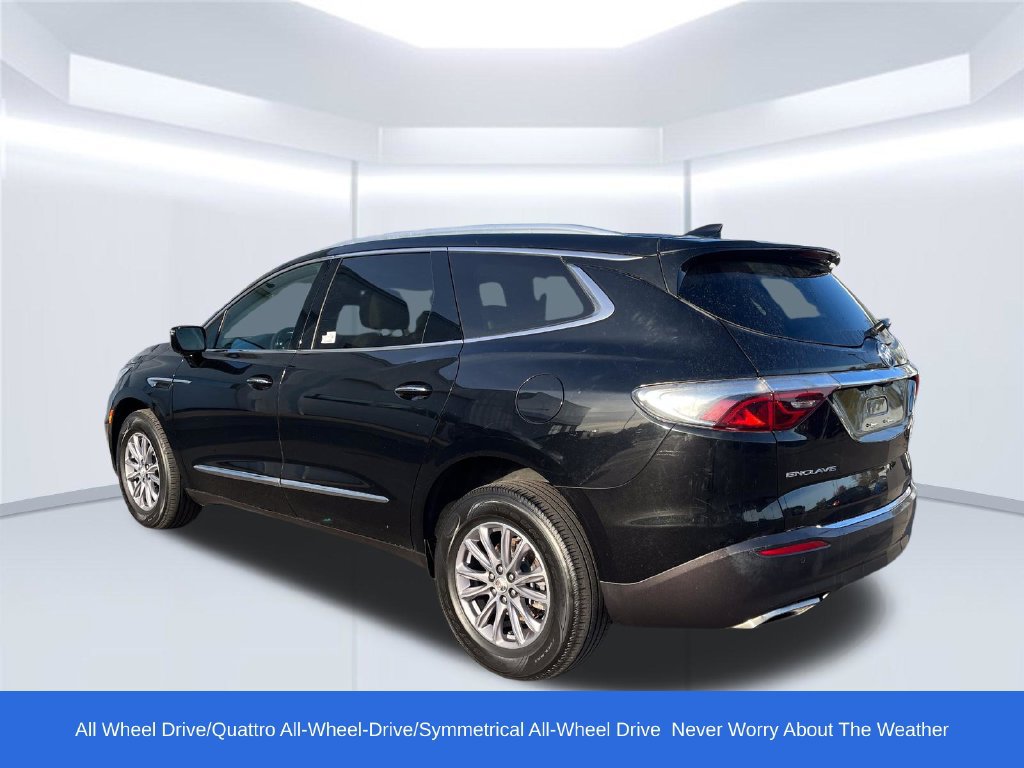 Used 2023 Buick Enclave Essence AWD/4WD image 3