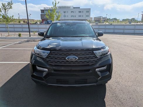 Used 2024 Ford Explorer XLT w/ Equipment Group 202A image 9
