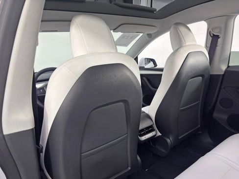 Used 2023 Tesla Model Y Long Range image 35