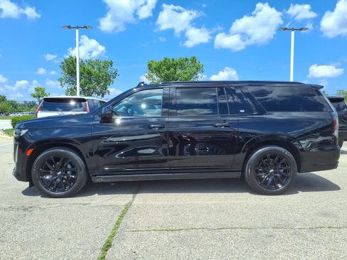 Used 2024 Cadillac Escalade ESV Sport Platinum w/ LPO, ONYX Package AWD/4WD image 7