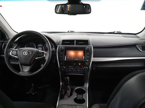 Used 2015 Toyota Camry XSE w/ Advanced Technology Package FWD image 13