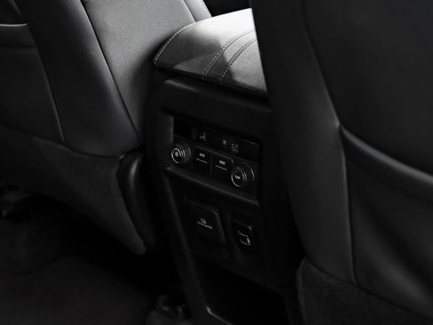 Used 2018 Chevrolet Traverse LT FWD image 49