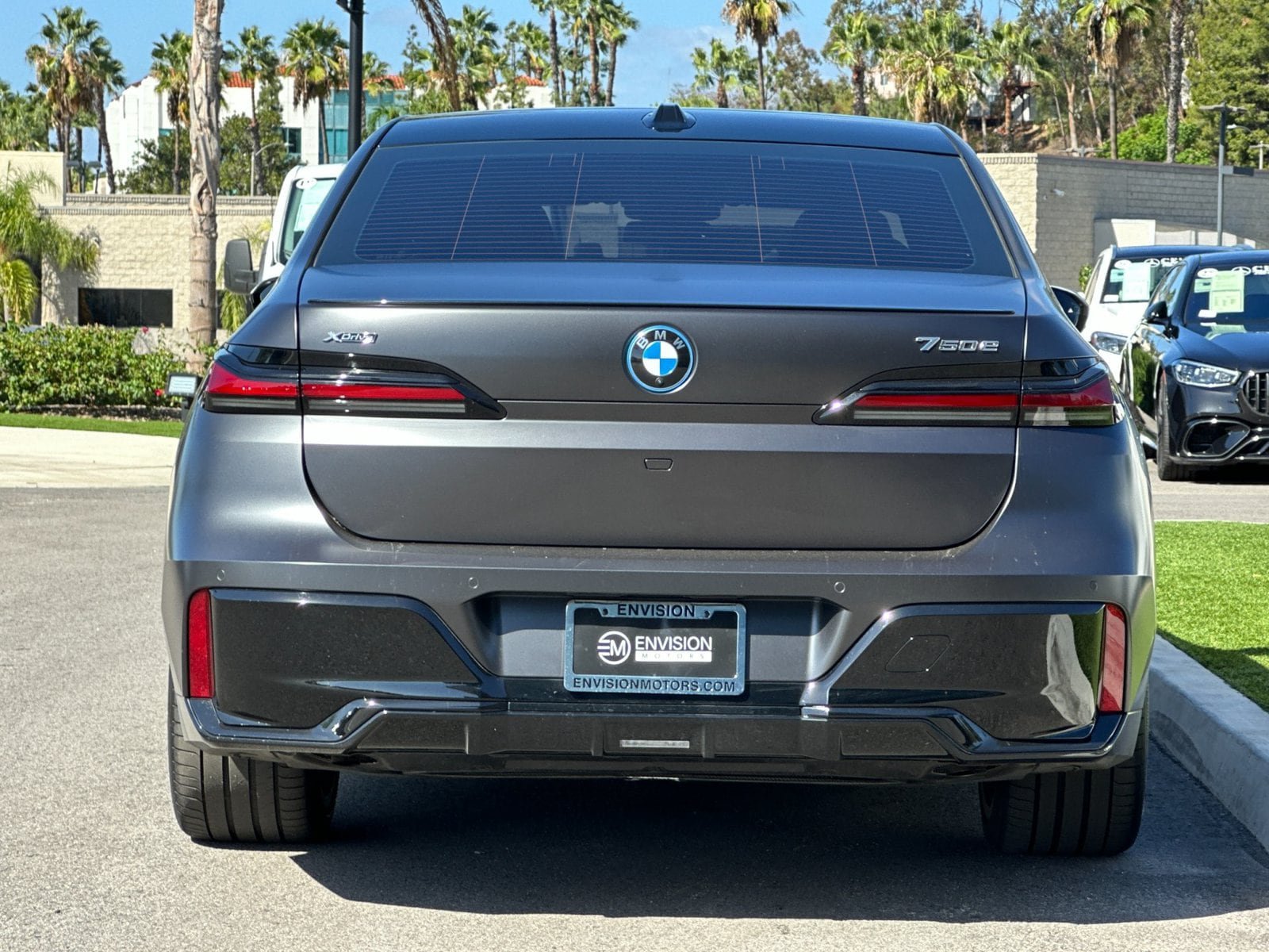 Used 2026 BMW 750e xDrive w/ Executive Package AWD/4WD image 4