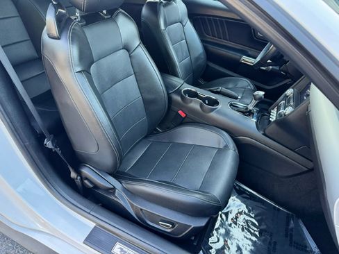 Used 2017 Ford Mustang GT Premium w/ Equipment Group 401A RWD image 29